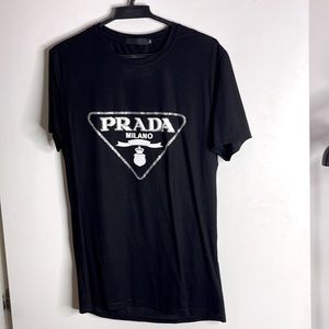Prada logo black t-shirt